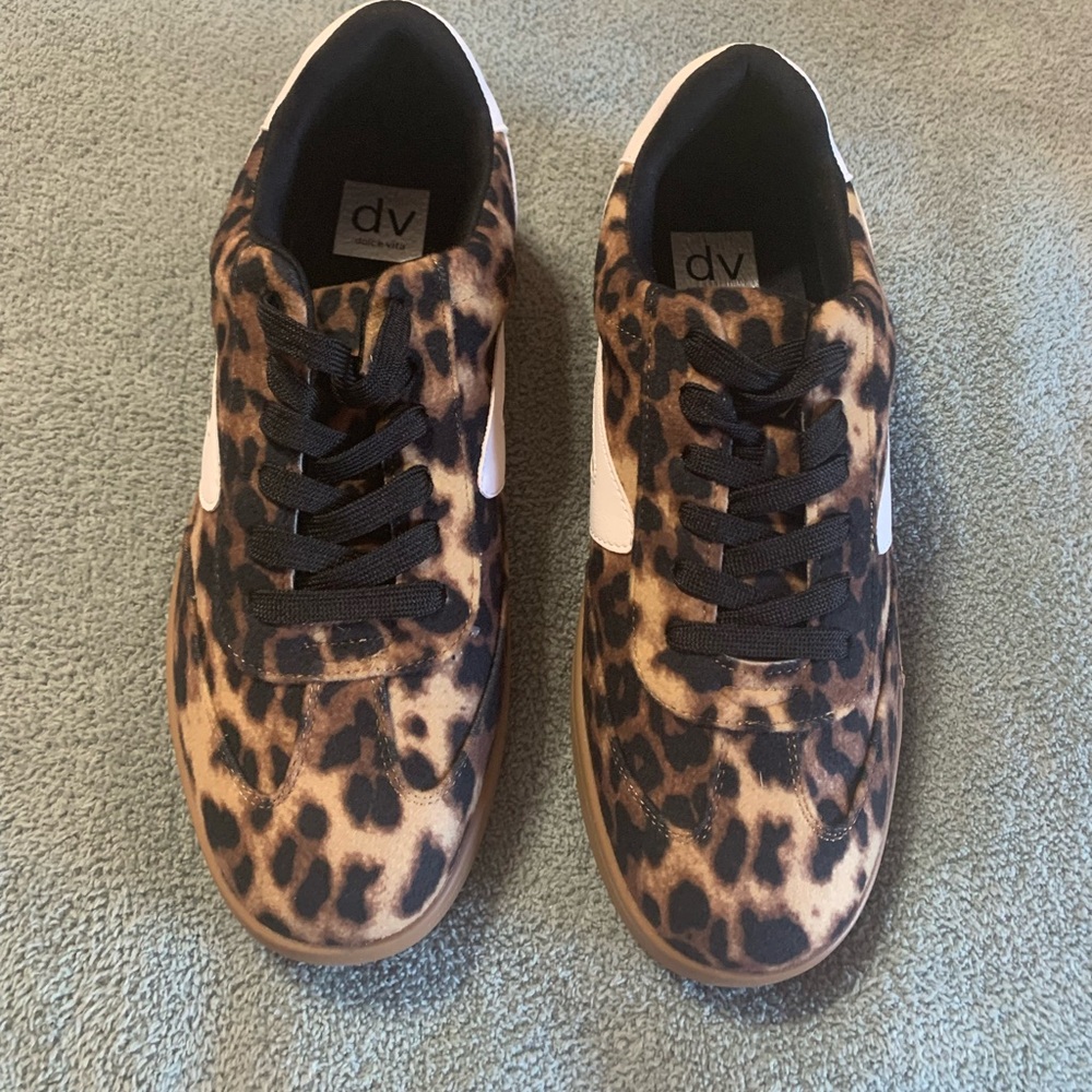 DV Voyage Leopard Sneakers - Picture 2 of 8
